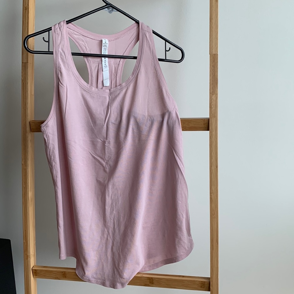 Lululemon pink tank